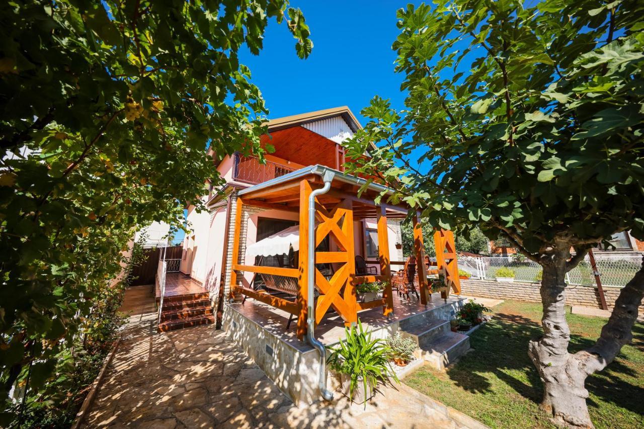 Apartment Ruza Sukošan Exteriér fotografie