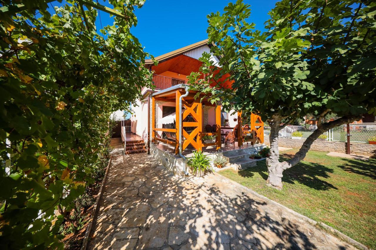 Apartment Ruza Sukošan Exteriér fotografie